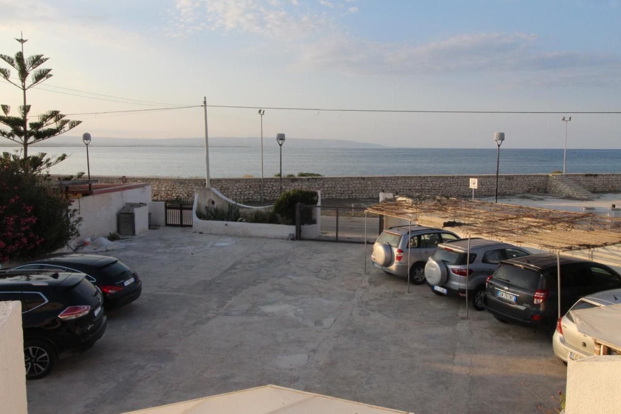 Seahorse In Marzamemi, Una Terrazza Sul Mare Appartement Buitenkant foto